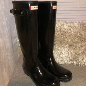 Hunter tall rain boots (size 6)